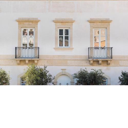 Byssus Suites