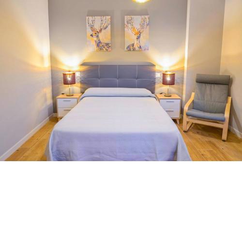C - Apartamento moderno con piscina compartida