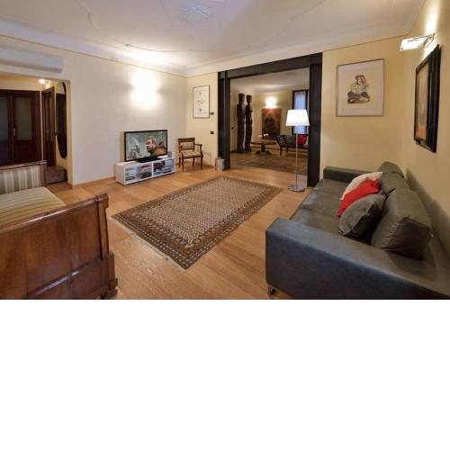 C-Rooms, Residenza Correggio