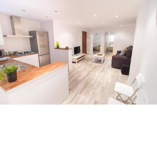 C16 - Modern & Comfortable 4 beds Apartment