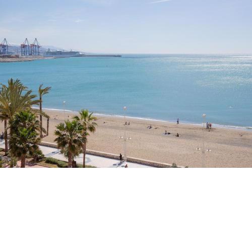 C68 - Seafront Malaga Central Apartment