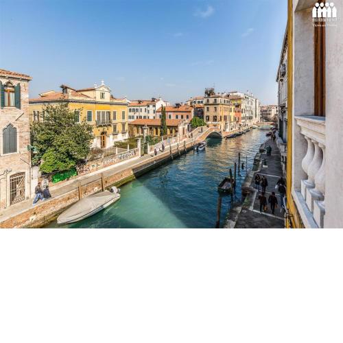 Ca' Degli Armeni Canal View