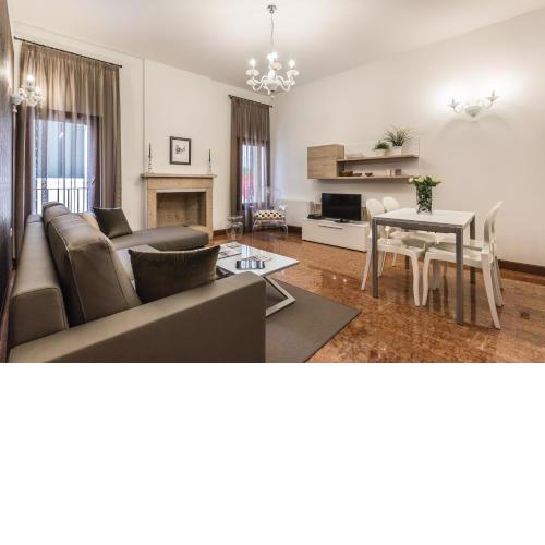 Ca' Del Monastero 3 Collection Apartment for 4 Guests with Lift