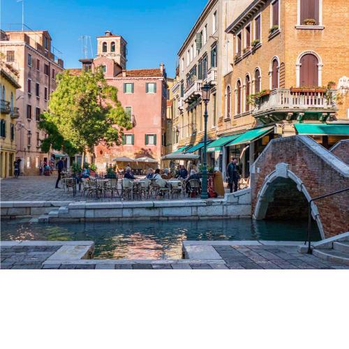 CA DEL PESTRIN city stay apartment AC and WiFi