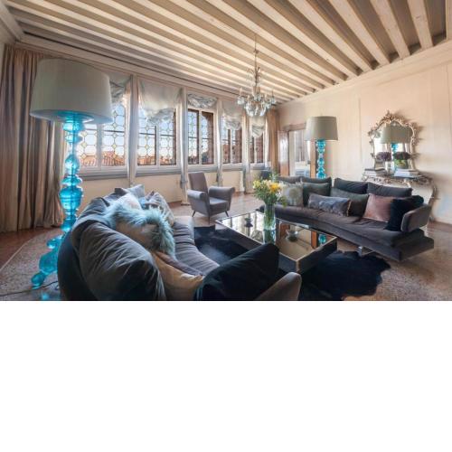 Ca' Erizzo dream apartment, spectacular views from the amazing terrace!