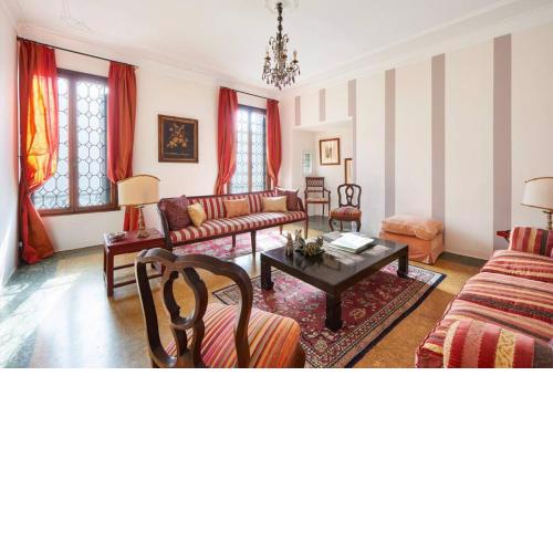Ca' Fenice, charming apartment in San Marco, sleep 7