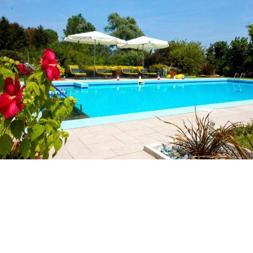 CA' LEONE - Regina Vittoria - Apartment in Villa with Pool