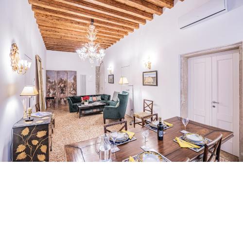Ca' San Beneto Completely Refurbished in a fabulously central area