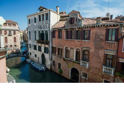 CA ZULIAN amazing canal view apartment