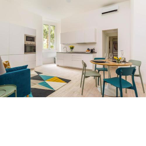 Cadrega Home