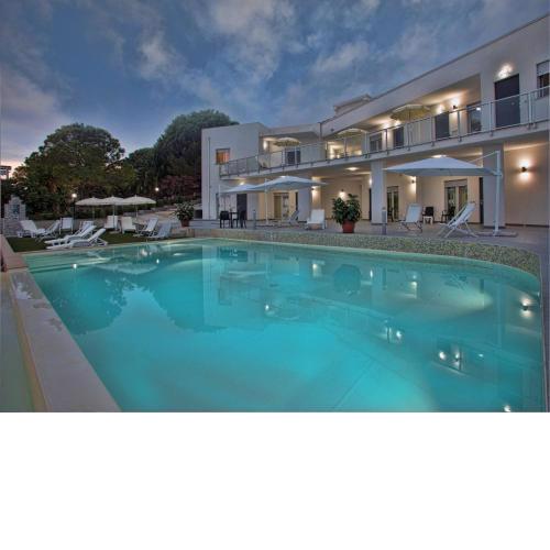 Cala Del Faro Beach Villas
