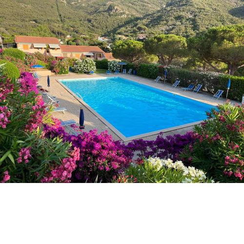 Cala Rossa Pool & Nature