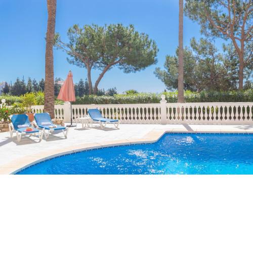 Calahonda Elegance With Pool And Sea View