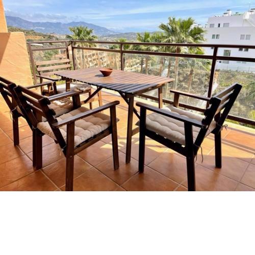 Calanova Seagolf, 2-bed, 2-bath apartment in beach/golf area