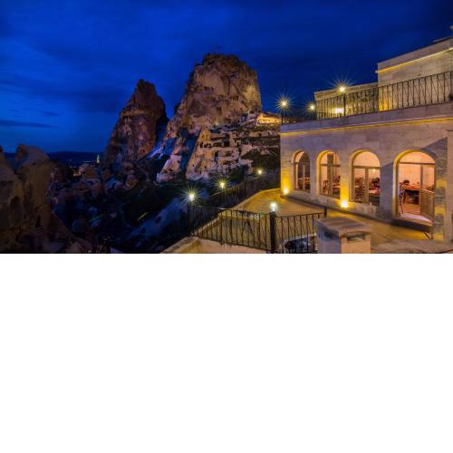 Caldera Cave Hotel & Senza Restaurant