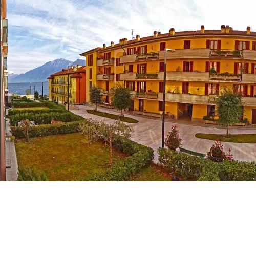 Campione Ora apartments by Gardadomusmea