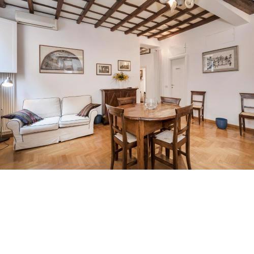 Campo de' Fiori Apartment