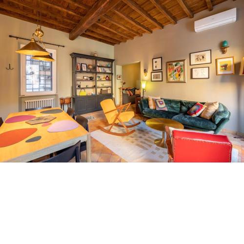 Campo De Fiori Stylish Apartment