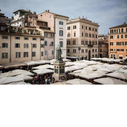 Campo dei Fiori Luxury with balcony