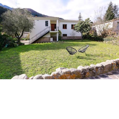 Can Matret, casa amb jardí en un entorn rural