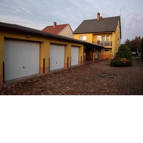 Canary Color Guesthouse