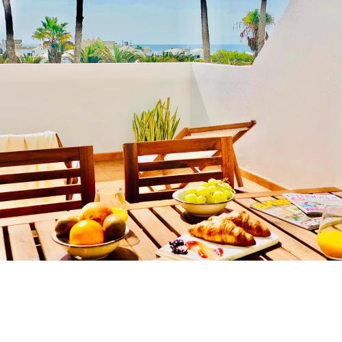 Canaryislandshost l Sea View