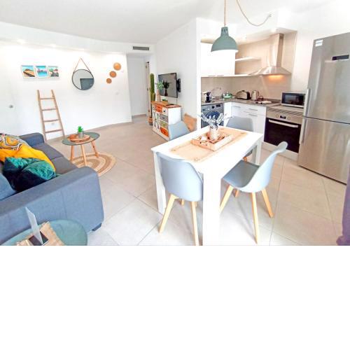 Candy Pop by Lovely Property