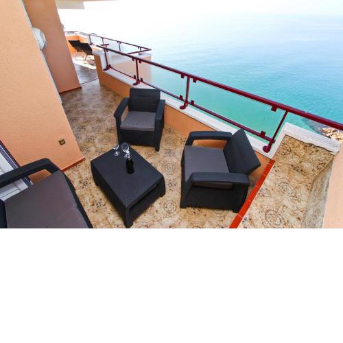 Cantilmar 2 Planet Costa Dorada ONLY FAMILIES