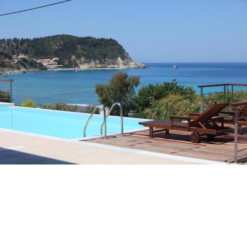 Capro - Milos Bay Villas