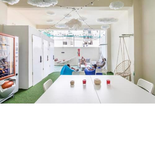 Capsule hostel valencia