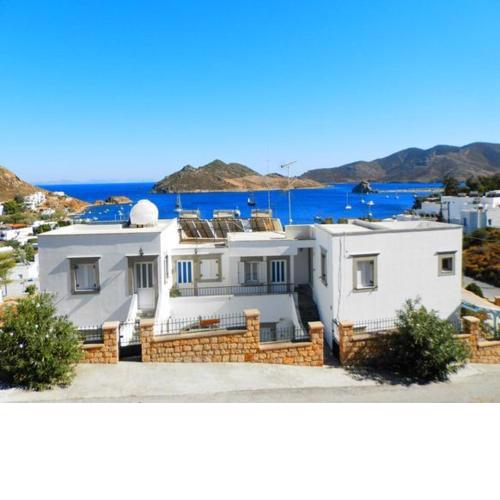 Captain Manos Studio Apartments