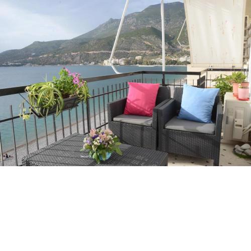 Captain's home loutraki