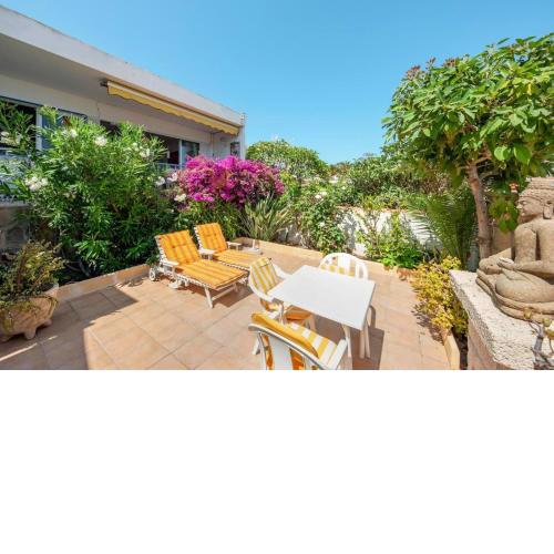 Captivating 1-Bed House in Arona