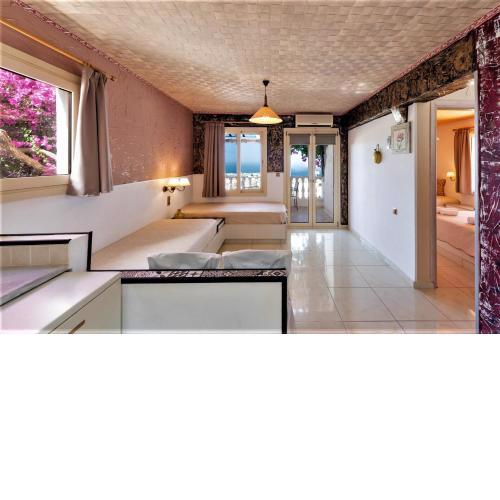 Captivating 3-Bed Apartment in Heraklio