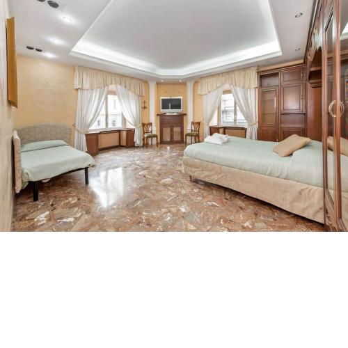 Captivating Apartment for Families/Groups- Sleeps 8