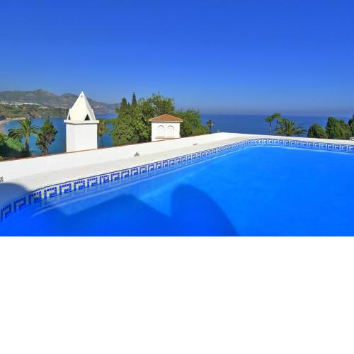 Carabeo 99 - Sleeps 4