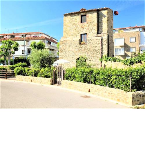 Caratteristica Torre con giardino e posto auto