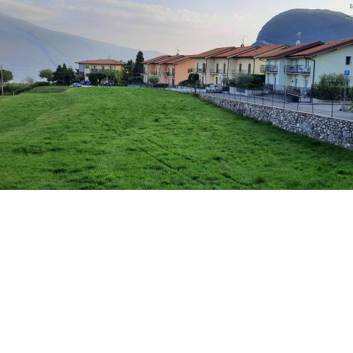 Carlino Appartamento giardino e piscina by Garda Domus Mea