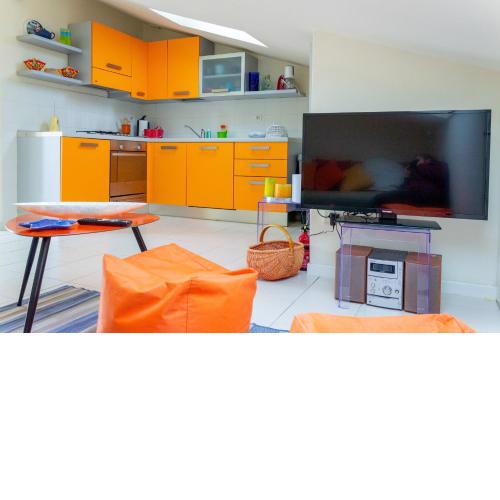 "Carnival" APT with terrace view and free parking - HomeUnity