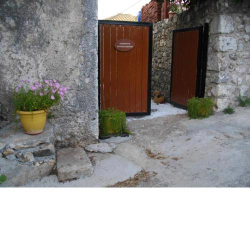 Carsazzio Cottage House