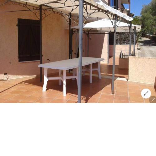 CASA A SCHIERA BUDONI
