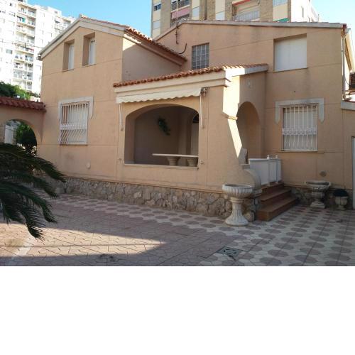 CASA ACOGEDORA EN LA PLAYA