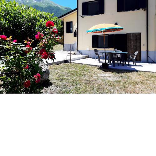 Casa ai piedi del monte Camicia