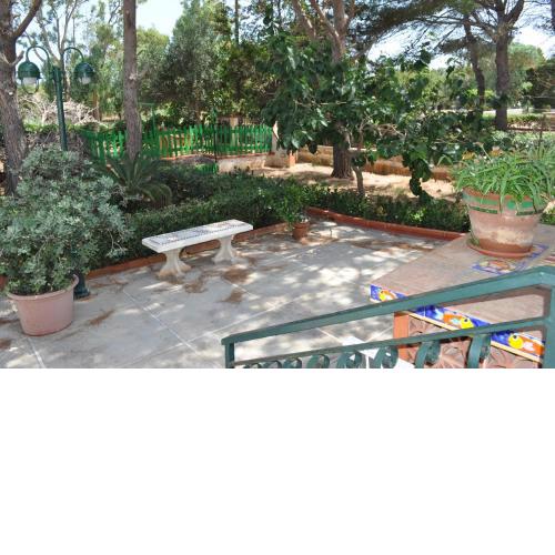 Casa Aisha con ampio giardino sul mare