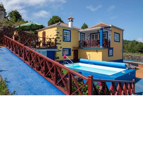 CASA ALBA, casa rústica en la colina con piscina-spa climatizada y vistas al mar
