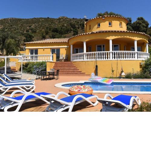 Casa Albera - with pool and fantastic views