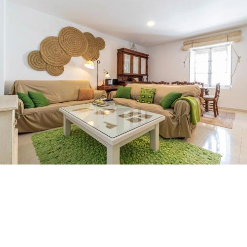 Casa amurallada "MNueLa" , wifi, garage opcional
