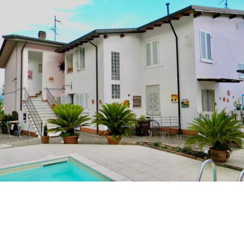 Casa Anna a Camaiore, WIFI e piscina comune