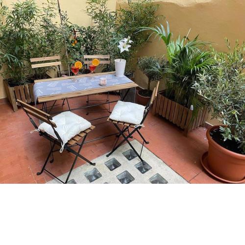 CASA ANTICA - antique apartment with private terrace