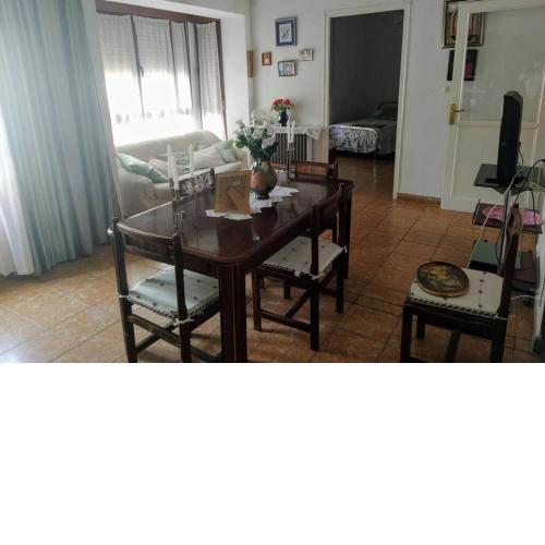 Casa antigua en Navahermosa